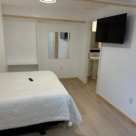 Private Entrance, Private Bathroom, Bedroom And Workspace Ottawa Exterior photo