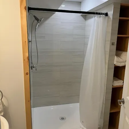 Private Entrance, Private Bathroom, Bedroom And Workspace Ottawa Exterior photo