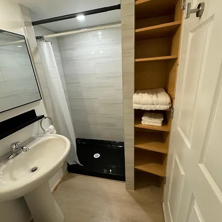 Private Entrance, Private Bathroom, Bedroom And Workspace Ottawa Exterior photo