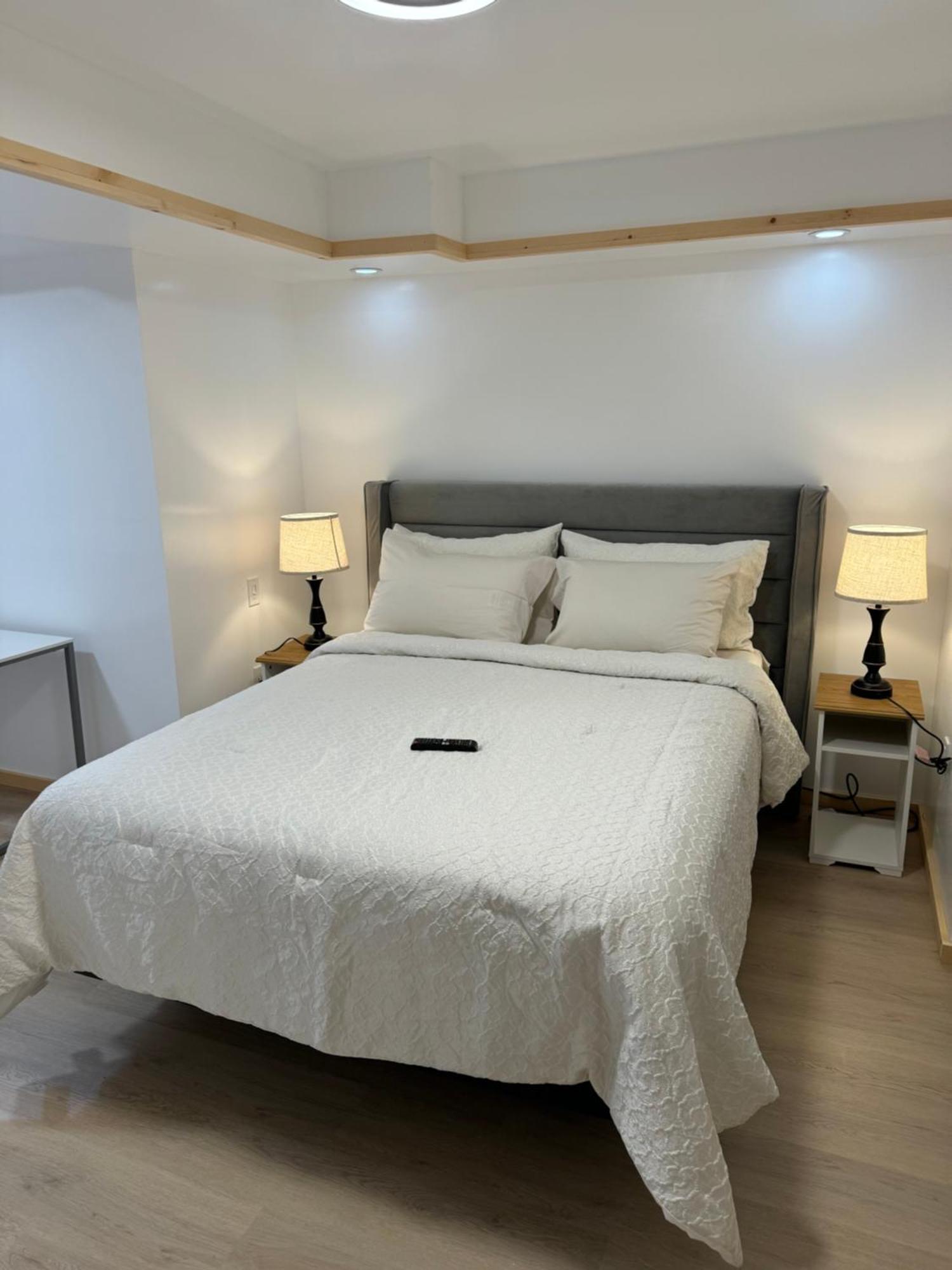 Private Entrance, Private Bathroom, Bedroom And Workspace Ottawa
