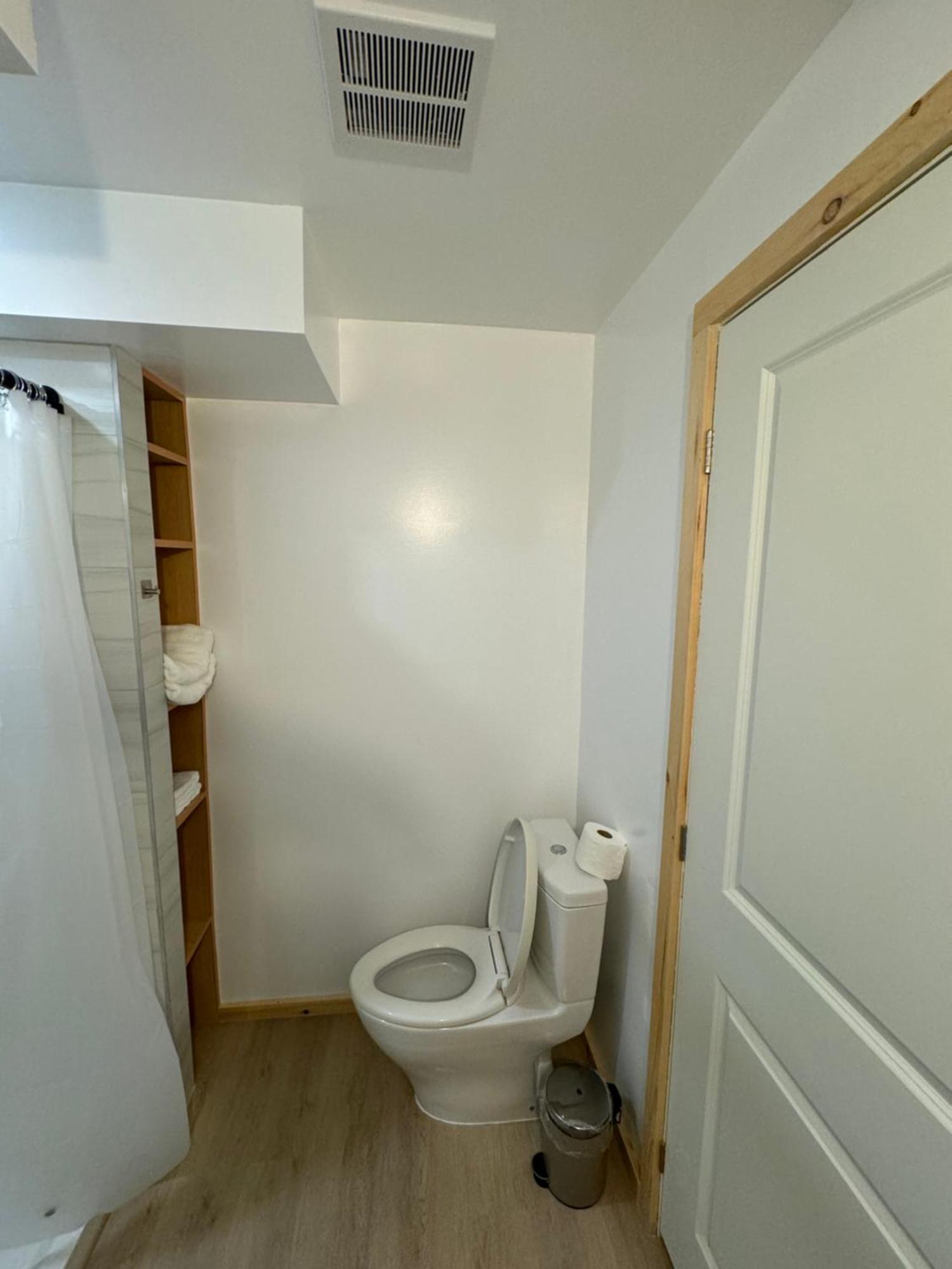 Private Entrance, Private Bathroom, Bedroom And Workspace Ottawa